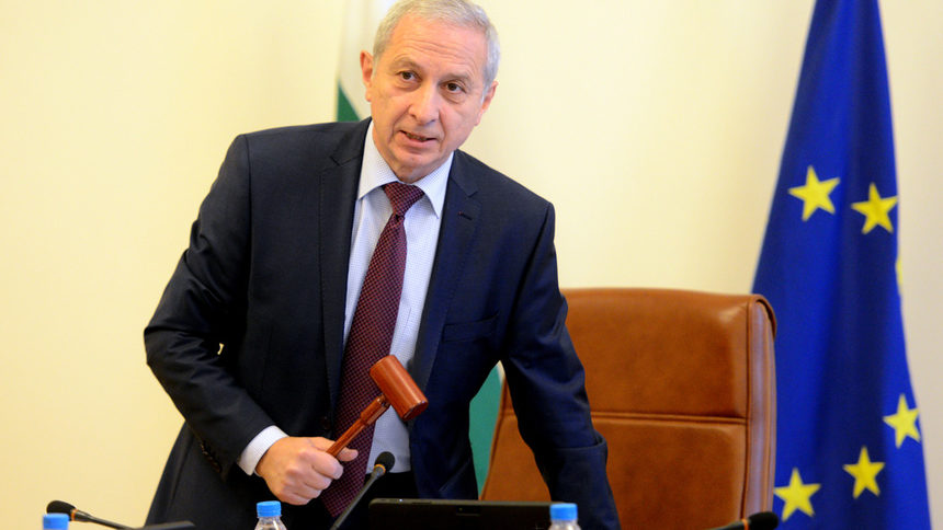 Премиерът Огнян Герджиков.
