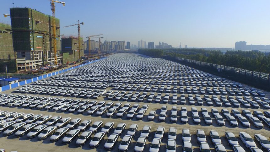 Скромен ръст на продажбите на нови коли в ЕС