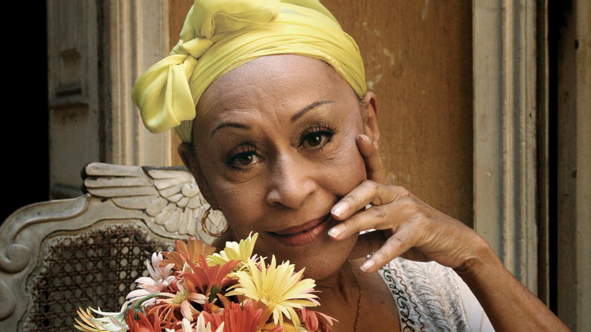 Омара Портуондо от Buena Vista Social Club: Рецептата ми за бодър дух? Движение и смях