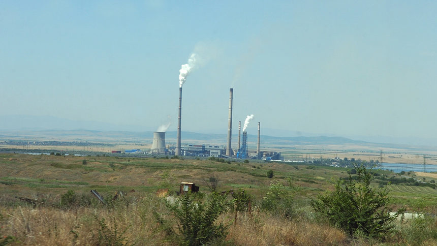 Затягането на правилата в европейски мащаб ще доведе до необходимостта от нови инвестиции и поскъпване на тока с 27%, са изчислили в държавната ТЕЦ "Марица изток 2", която е най-голямата въглищна централа в България.