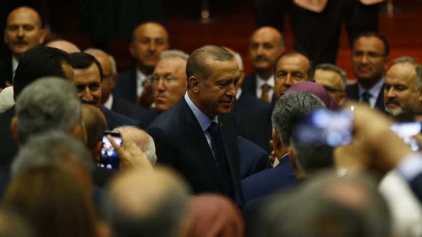 Ердоган се завърна в Партията на справедливостта и развитието