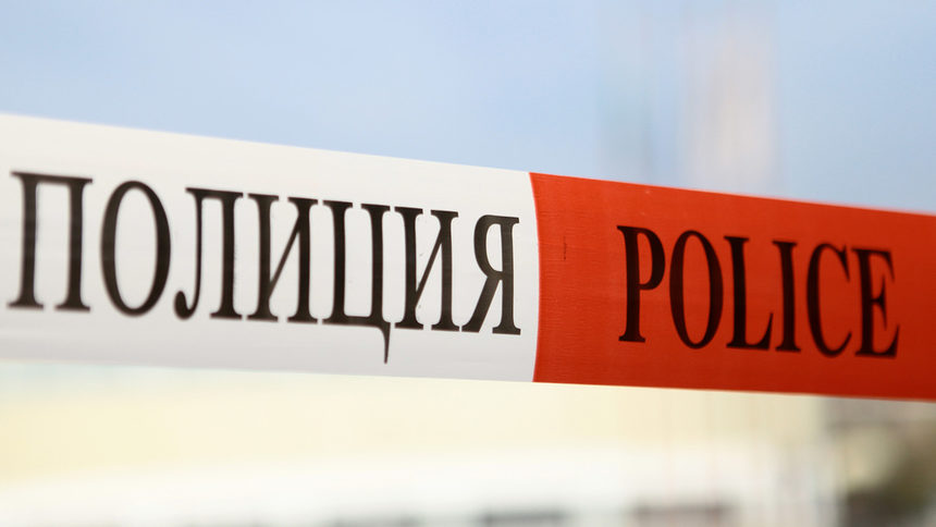 Жена е убита, а дъщеря й е тежко ранена в дома им в Стара Загора