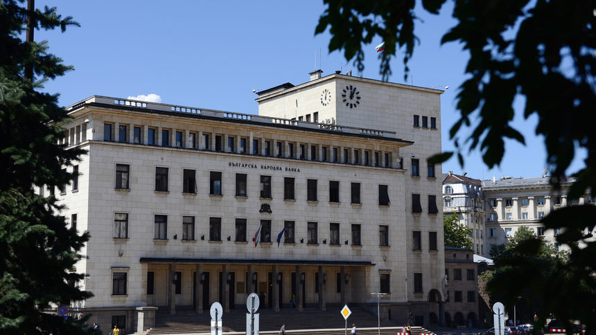 МВФ препоръча на България още укрепване на банковия надзор и намаление на необслужваните заеми