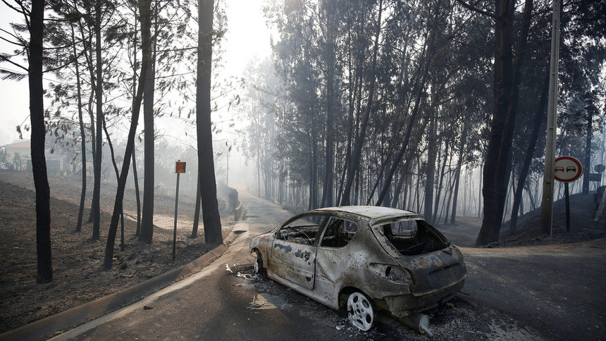 Португалия обяви тридневен траур, жертвите от пожарите са над 60