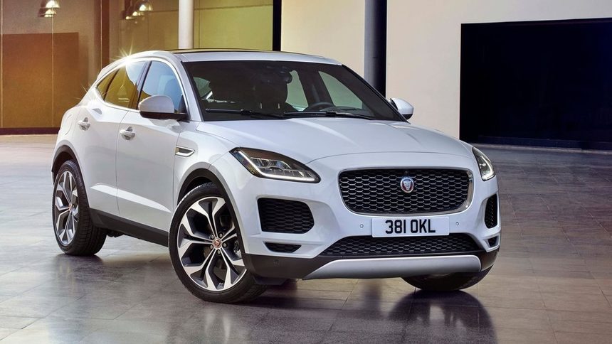 Новият "Ягуар" E-Pace влезе в Гинес с каскада (видео)
