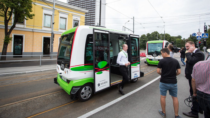 Автобуси без шофьор се движат из Талин