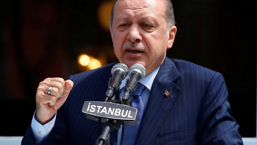 След натиск от Ердоган кметът на Анкара подаде оставка