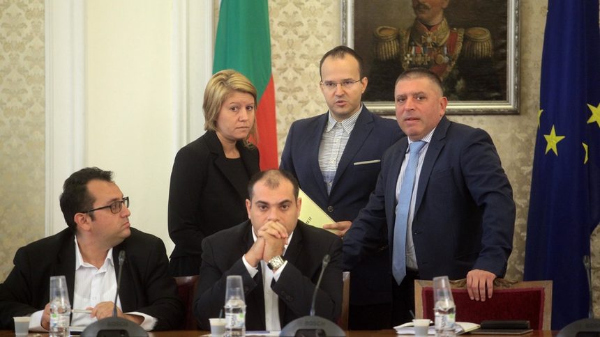 Заради дисциплината ГЕРБ подкрепи закона срещу прането на пари, БСП щяла да е патолога на проекта