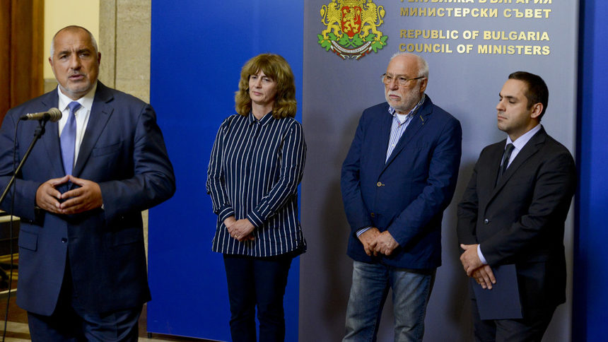 Борисов направи изявлението си пред медиите след като посредничи при решаването на спора между частната компания "Емко" и министерството на икономиката.