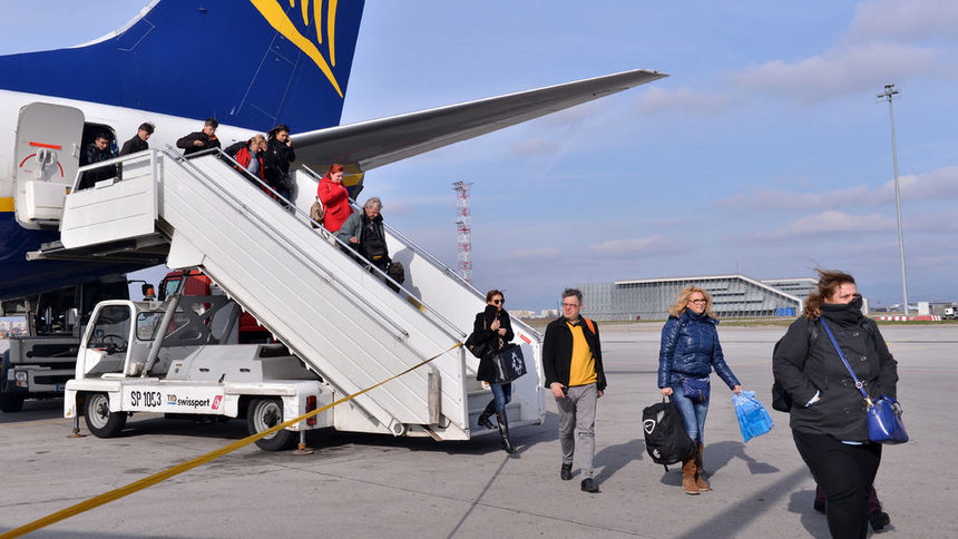 За една година преминалите през летище София пътници са се увеличили с повече от една трета