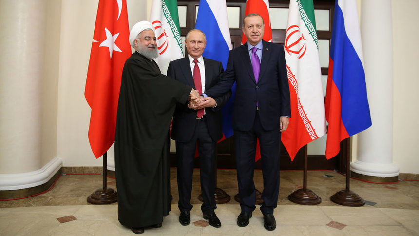 Лидерите на Иран, Русия и Турция, Хасан Рохани, Владимир Путин и Реджеп Тайип Ердоган, на срещата си в Сочи.