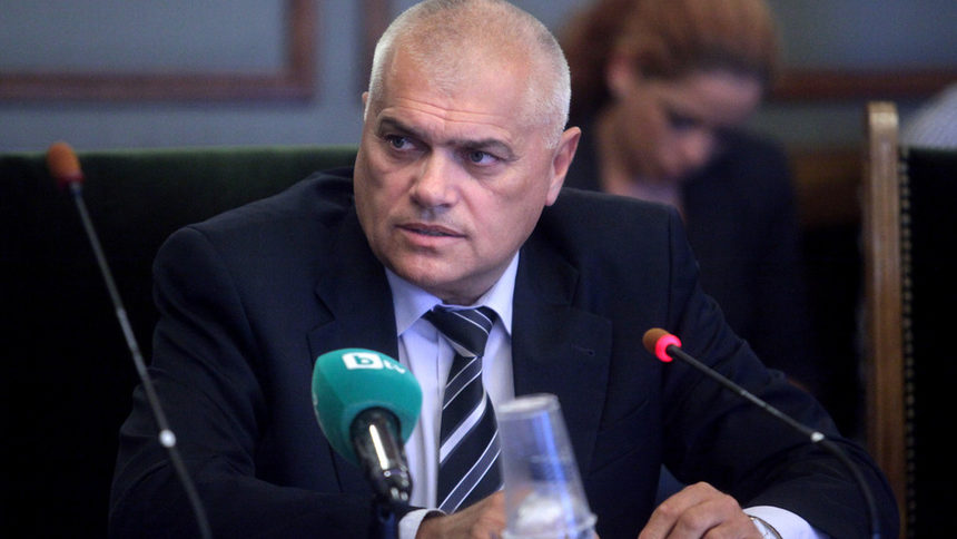 Вътрешният министър Валентин Радев заяви, че държавата е решена да издири и накаже и извършителя, и поръчителите.
