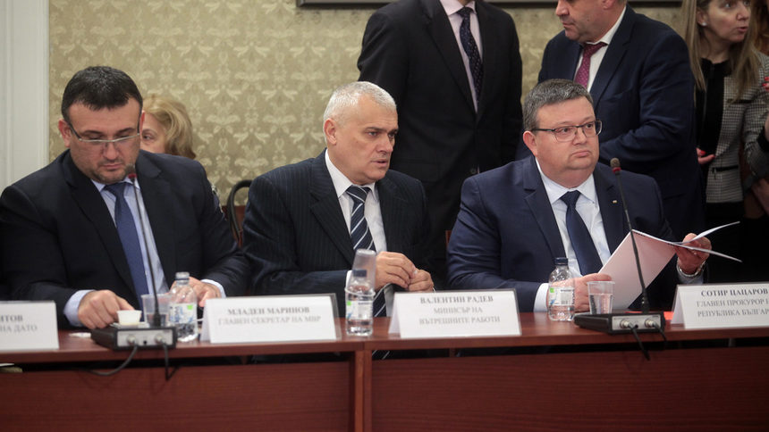 Цветанов покани Цацаров и Радев да обяснят как ще спрат престъпленията до юли