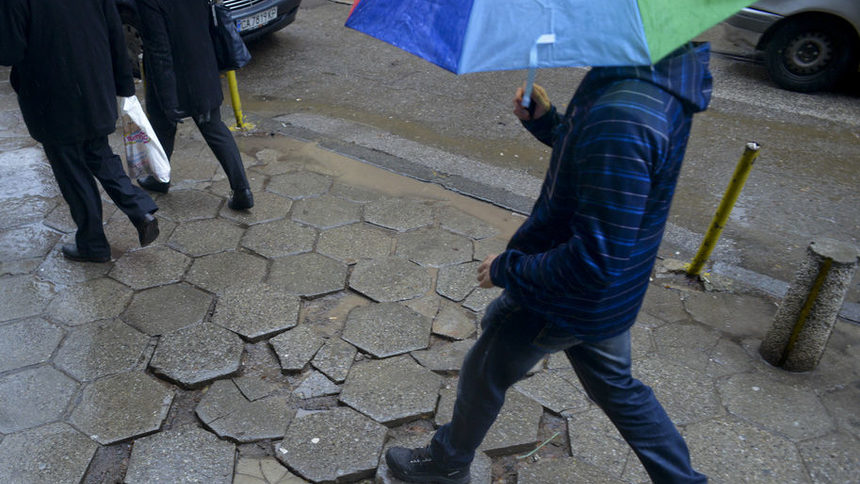 Жълт код за вятър и дъжд е обявен за четири области в Южна България