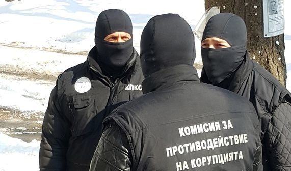 Снимката е от акция през седмицата на антикорупционната комисия в Перник