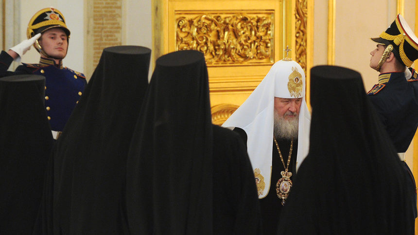 "Тютюневият патриарх" е високопоставен политик - как в Русия коментират скандала в България