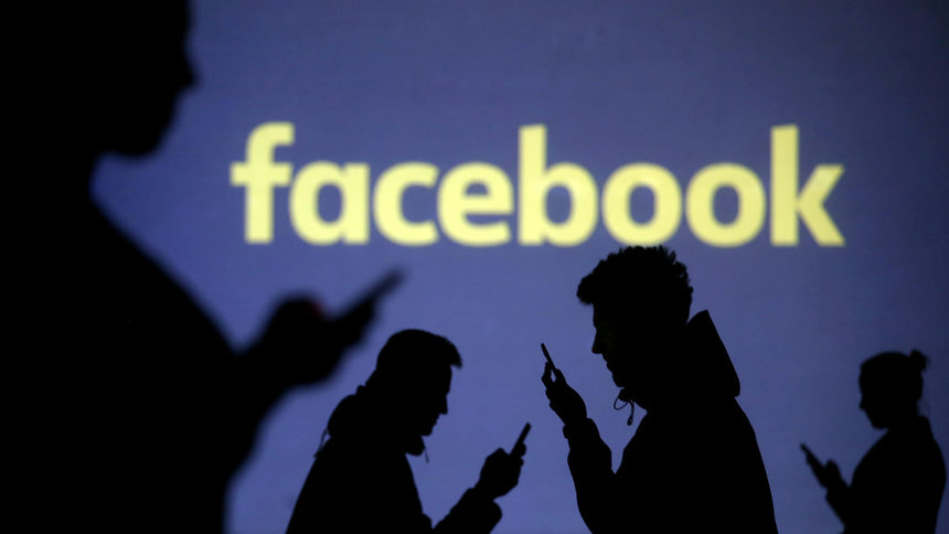 От "Фейсбук" признаха, че до 2.7 милиона европейци са били засегнати от злоупотребата с лични данни