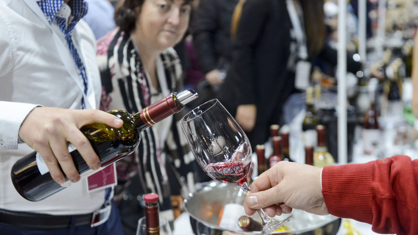 Повече от чаша вино на ден скъсява живота с половин час според ново проучване