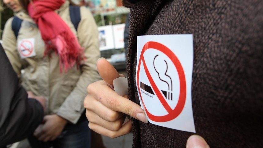Туроператори са против отмяната на пушенето в заведения