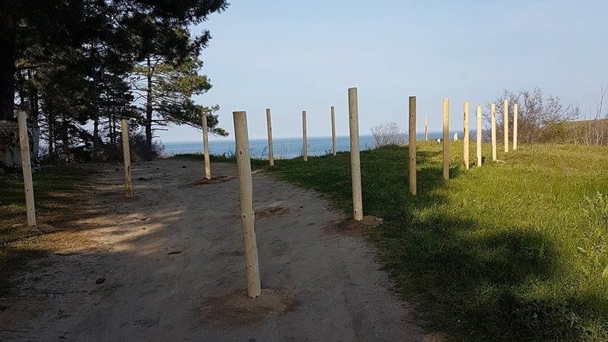 Кметът на Царево трябва да провери дали има незаконни заграждения на "Корал", смята Нено Димов