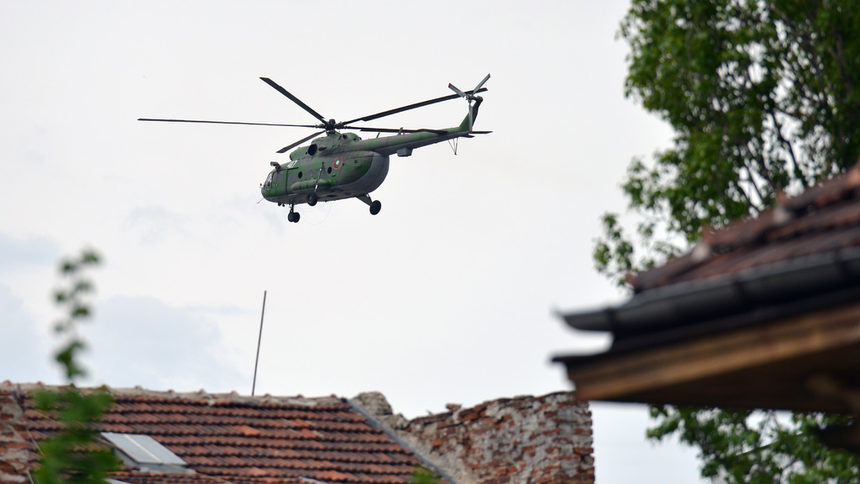 Двама души загинаха при катастрофа на военен хеликоптер край летище Пловдив (обновена в 22.35)