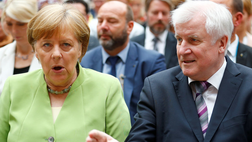 Баварските консерватори увериха, че не се опитват да свалят Меркел от власт