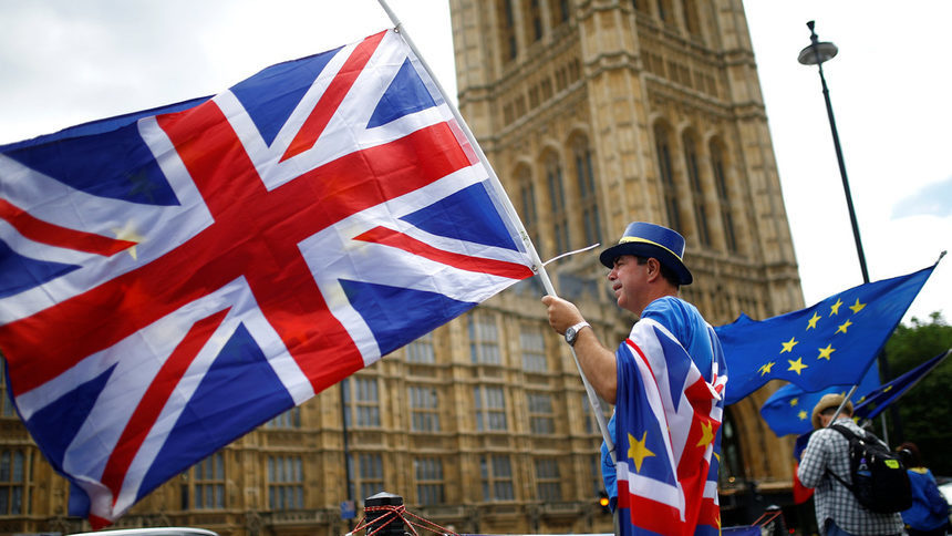 Евродепутати са против Лондон да обработва по азбучен ред молбите за пребиваване след Брекзит