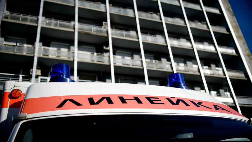 Хирурзите на "Пирогов" спасиха ръката на дете, нарязана от стъкло
