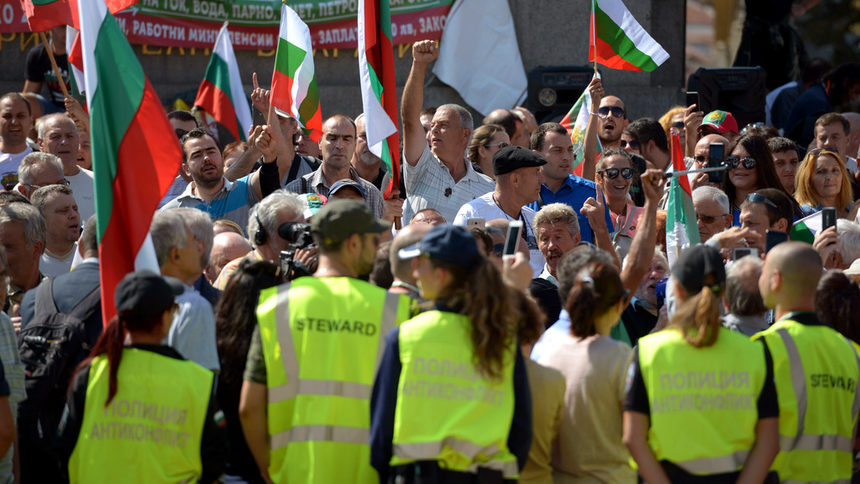 Най-четеното в "Дневник": Застрахователните брокери без лиценз и протестите срещу кабинета