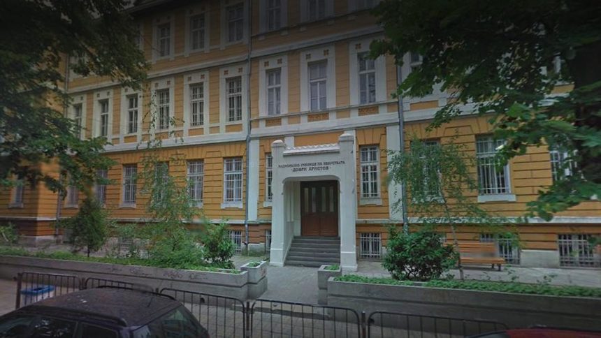 Националното училище по изкуствата във Варна, което беше ремонтирано за близо 4 млн. лв.