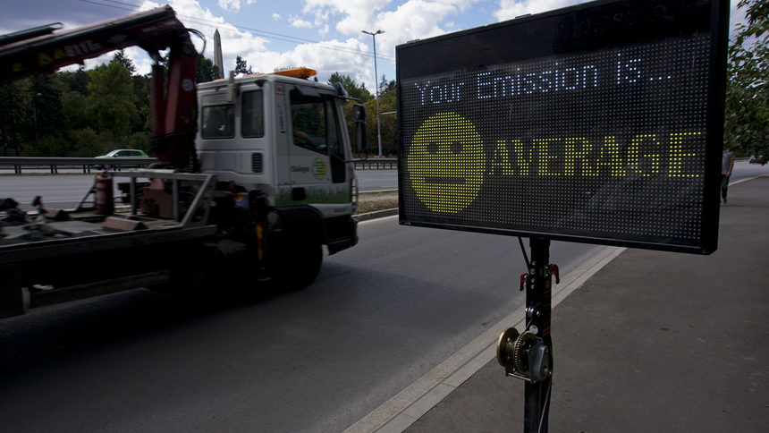 Автомобилите, които замърсяват въздуха, ще плащат по-висок данък.