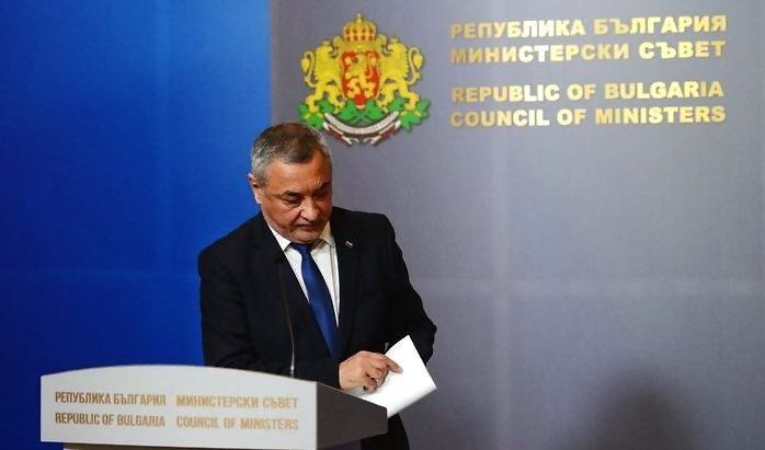 Валери Симеонов подаде оставка