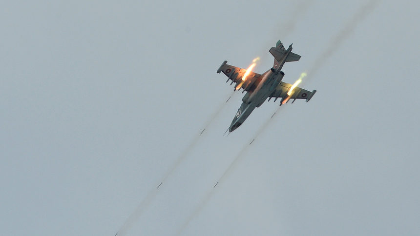 Български Су-25 в акция на учението Saber Guardian 17 на полигона "Ново село"