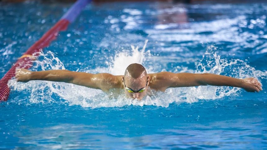 Антъни Иванов остана осми във финала на 200 метра на световното по плуване