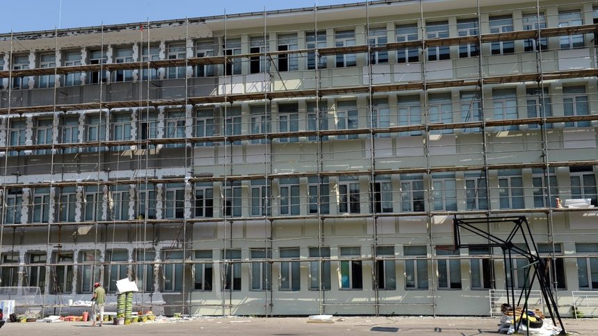 Брюксел одобри 210 млн. лв. да се прехвърлят от саниране към училищни ремонти