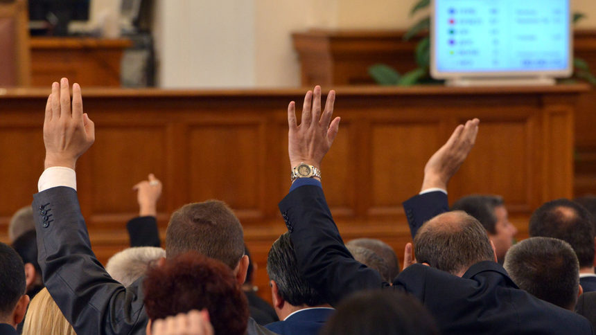 Законите вече ще се внасят с финансови разчети, реши правителството