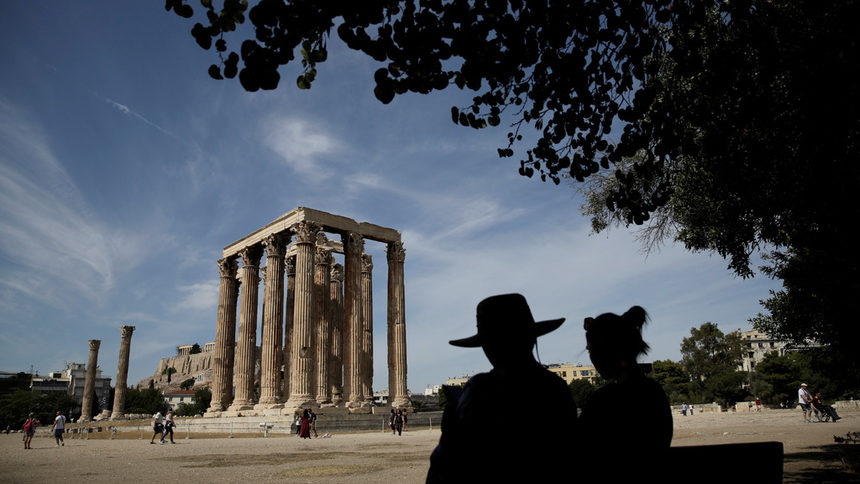 Гърция подготвя ограничения за използването на платформи като Airbnb