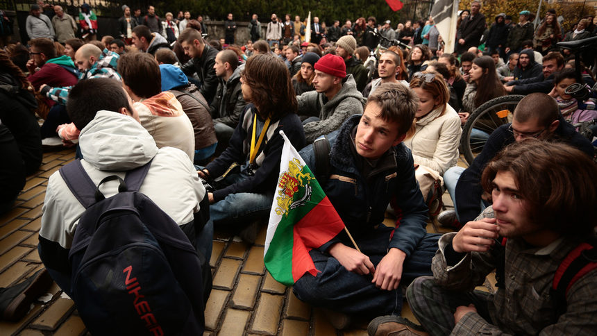 Студенти по време на протестите през ноември 2013 г. срещу правителството на Пламен Орешарски