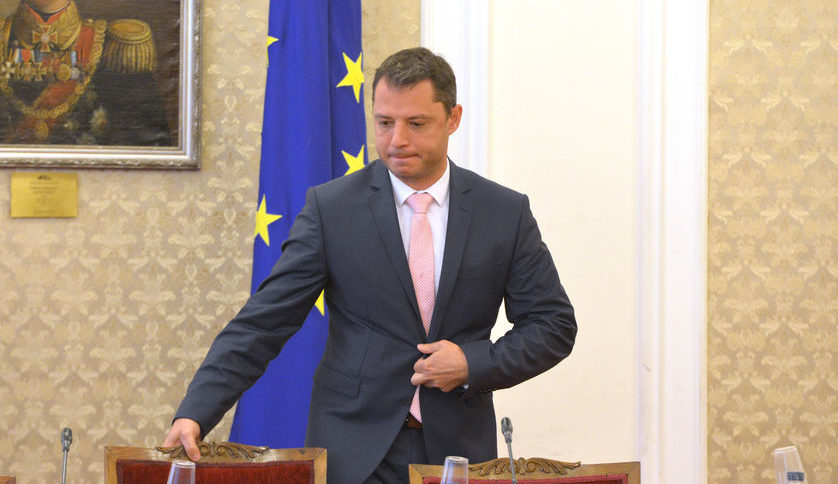 Делян Добрев