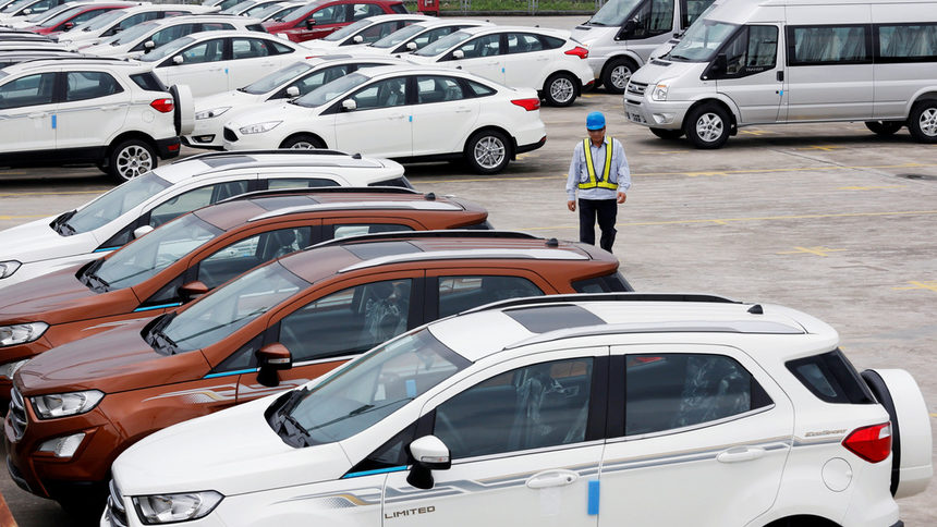 Продажбите на нови автомобили в ЕС от началото на годината паднаха с над 3%