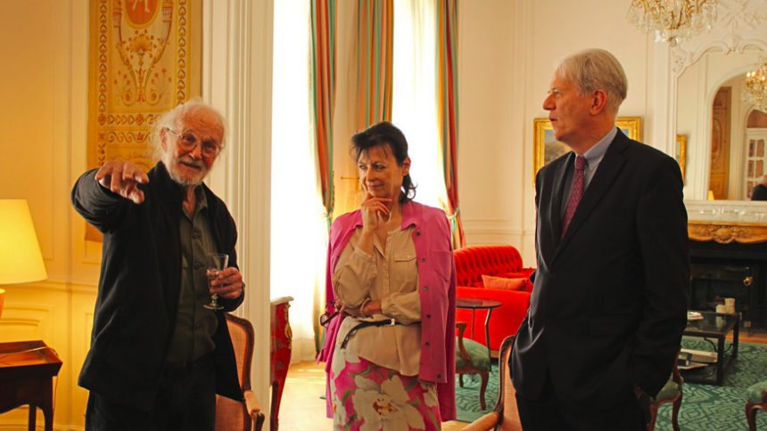 Йозеф Куделка с френския посланик Ерик Льобедел и съпругата му Брижит Вала-Льобедел в резиденцията в София.