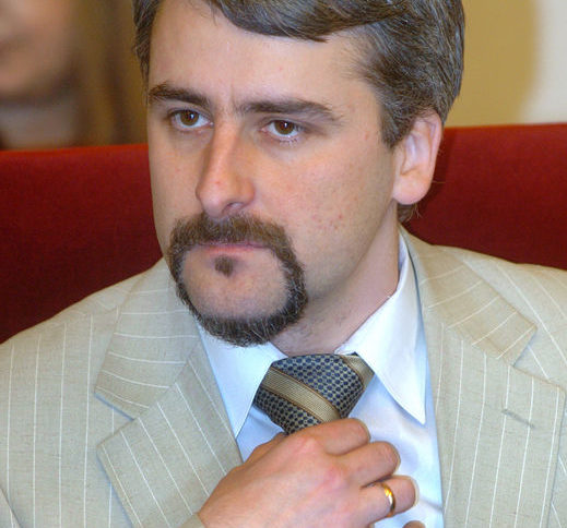 <em>Александър Кашъмов</em>
