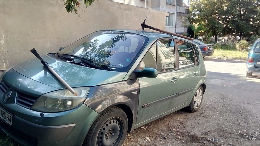 Автомобилът на ректора на варненския технически университет