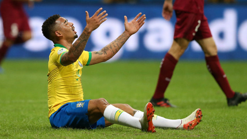 Бразилия се спъна във Венецуела след три отменени гола (видео)