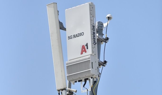 Първата 5G станция бе монтирана на НДК