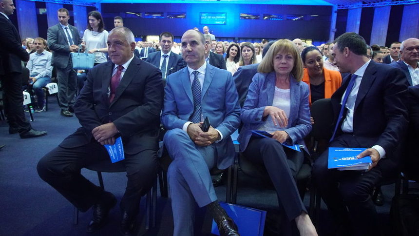 Бойко Борисов, Цветан Цветанов и Йорданка Фандъкова, която остава заместник-председател на ГЕРБ, заедно с Димитър Николов.