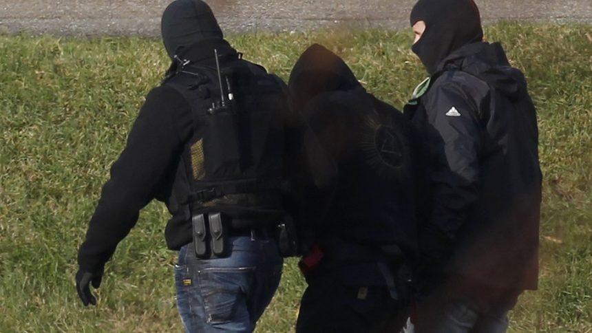 Българче на 14 години е арестувано в Германия във връзка с изнасилване