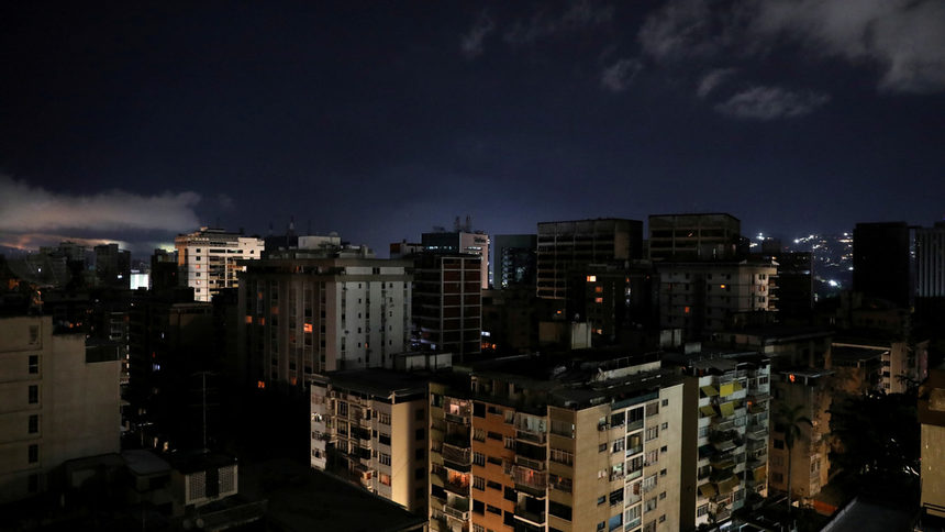 Днешният ден е неработен и неучебен във Венецуела, защото няма ток