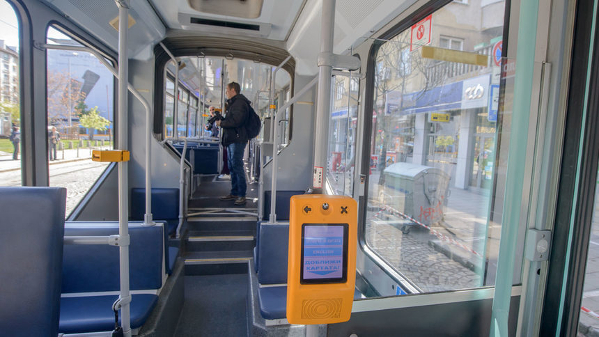 Започнаха тестовете на новата билетна система в София