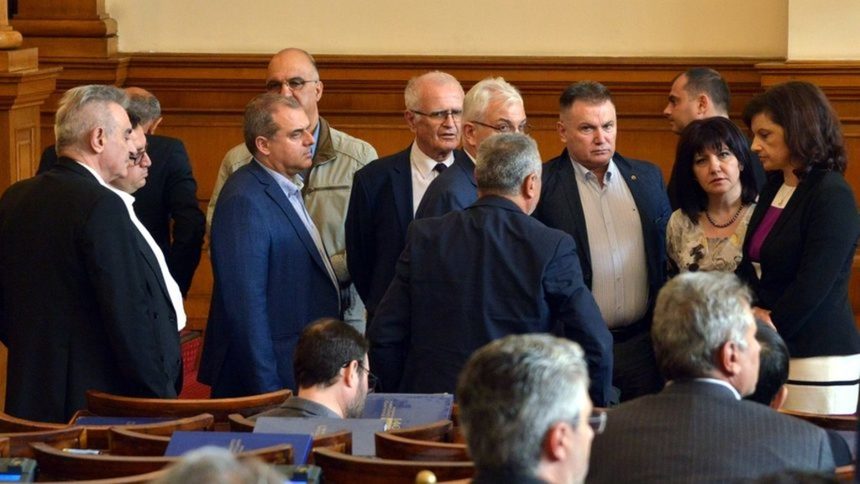 Депутатите гласуваха на първо четене и четирите предложения за промени в законодателството, с които се ограничава прилагането на съкратено съдебно следствие